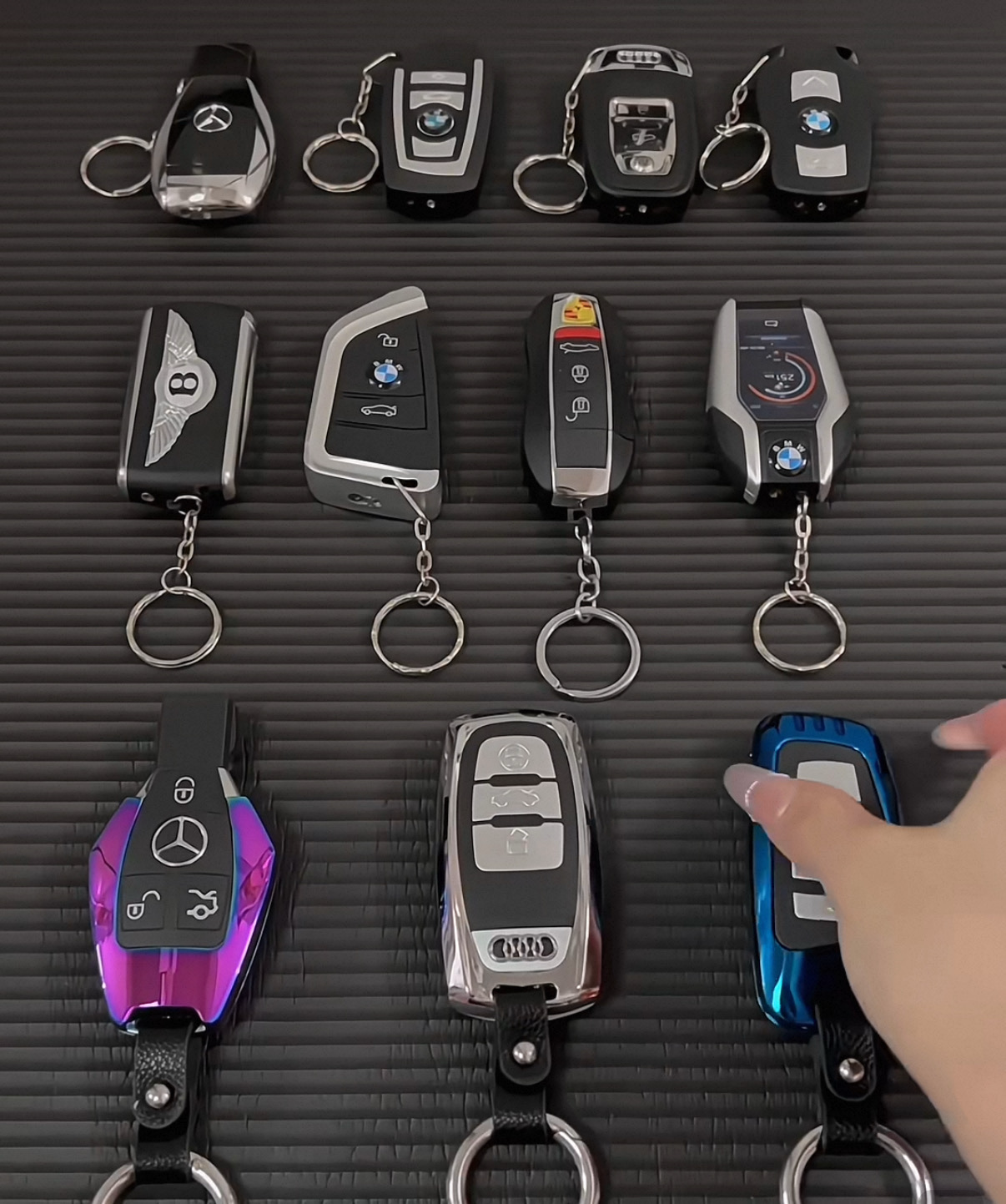 Keychain Style Lighter Elegant Car Keychain with Refillable Flame 5117690754