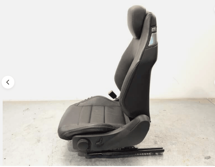 Front left seat - Auto Parts England 𝐂𝐚𝐫𝟒𝐏𝐚𝐫𝐭𝐬 www.cars4part.com United Kingdom Front left seat 480.00