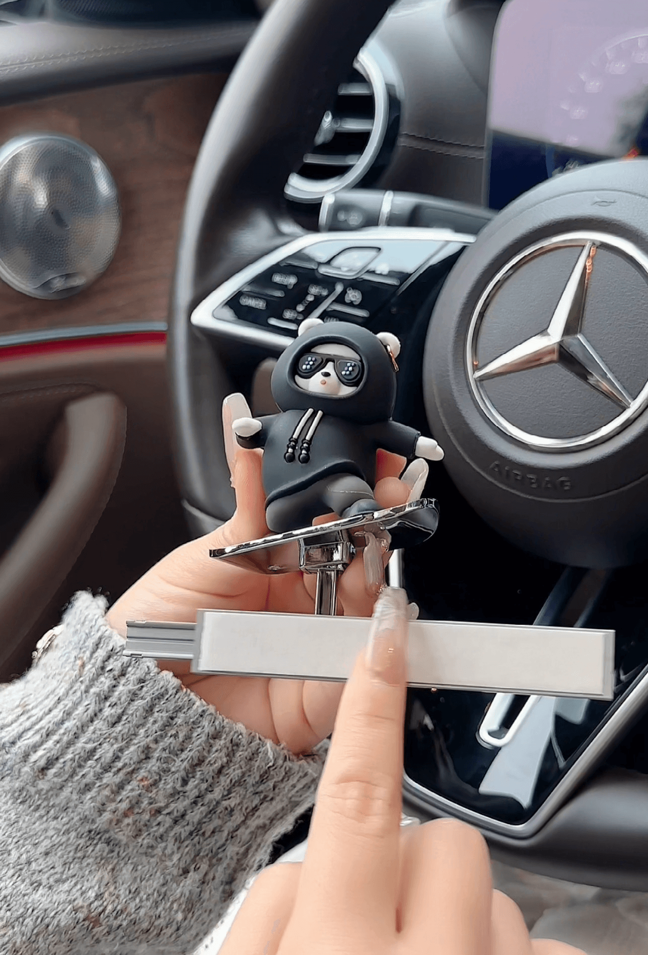 Moving Bear Dashboard Decoration Car Cartoon moving-bear-dashboard-decoration-car-cartoon-auto-parts-3